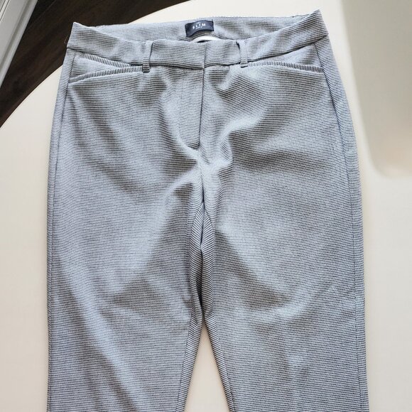 Womens THE SLIM ANKLE White House Black Market Pants - Size 6 - Picture 4 of 5